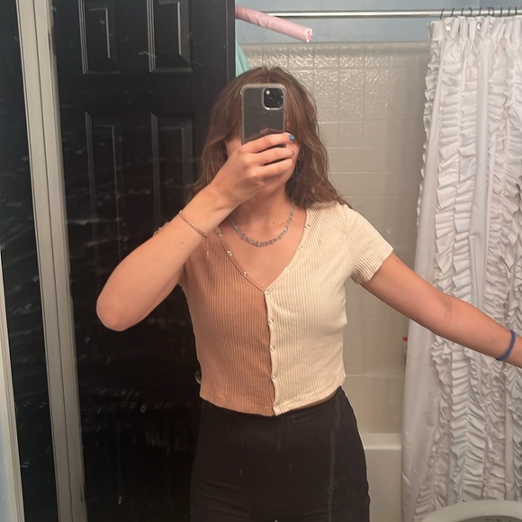 This is a SHEIN women’s top. It is in perfect condition and has barely been worn - Picture 7 of 10